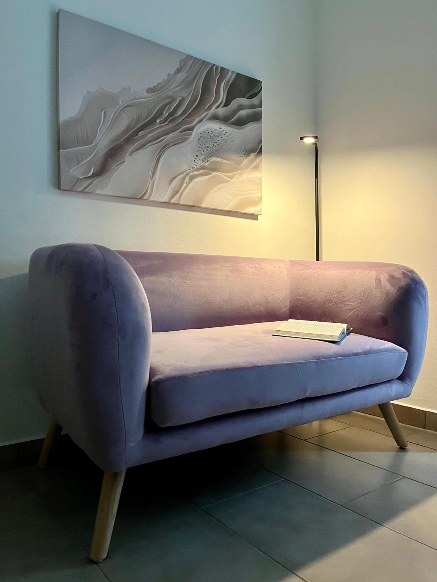 Cozy & Chic - Apartment With A Private Patio コバリード エクステリア 写真